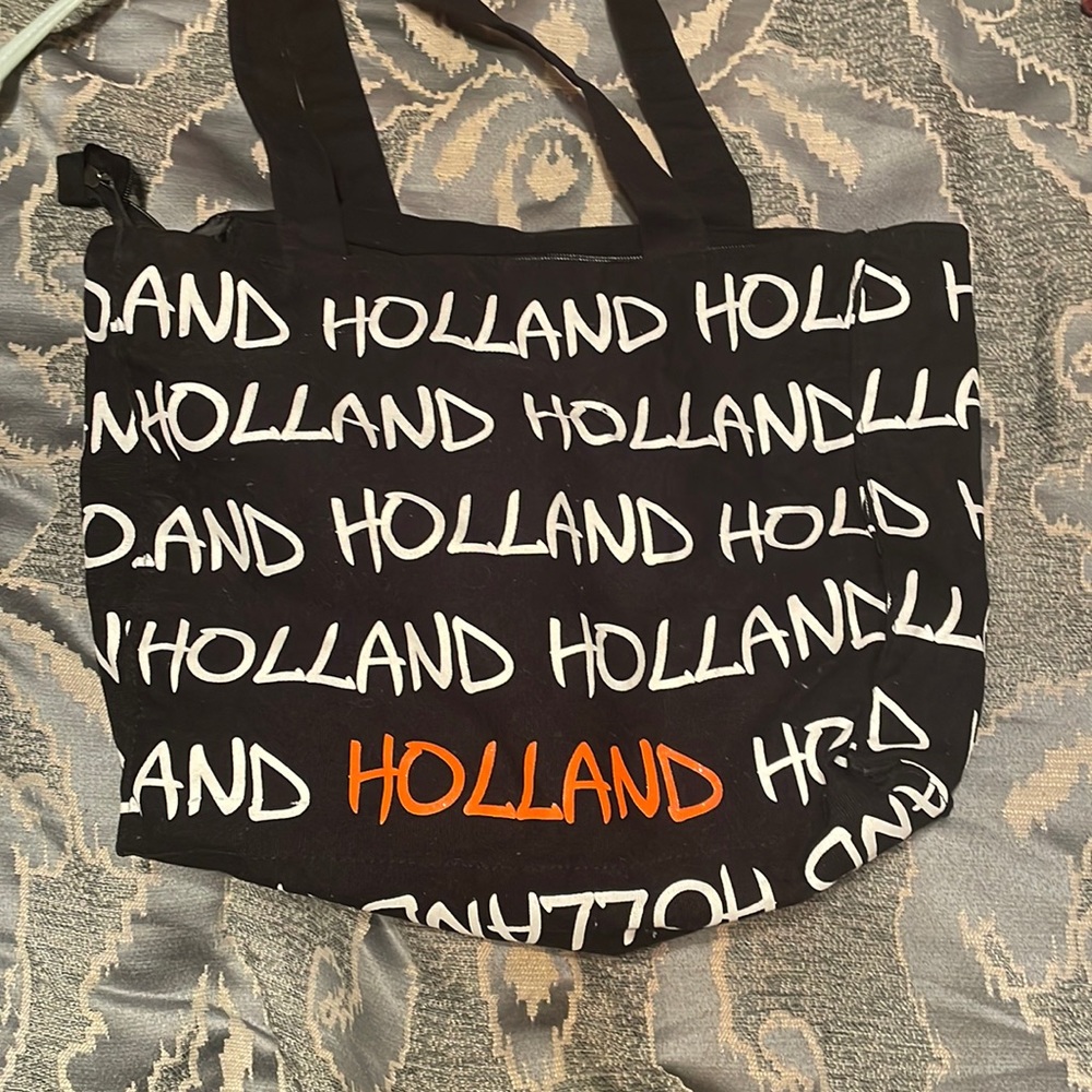 Robin Ruth Tote